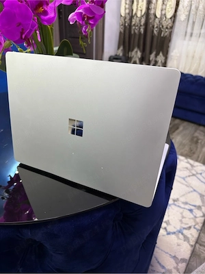 Microsoft Surface Laptop - Model 1943 - Pentru piese sau reparație