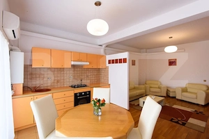Apartament 2 camere, terasă, parcare inclusă, zona strazii Alverna