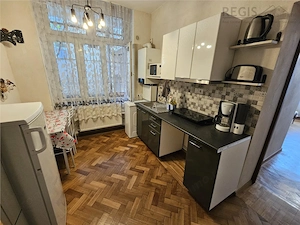 Investitie la cheie in zona centrala! 2 apartamente la casa, transformate in 3 unitati independente  - imagine 10