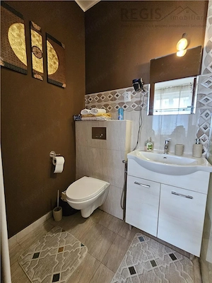 Investitie la cheie in zona centrala! 2 apartamente la casa, transformate in 3 unitati independente  - imagine 18