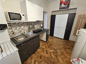 Investitie la cheie in zona centrala! 2 apartamente la casa, transformate in 3 unitati independente  - imagine 12