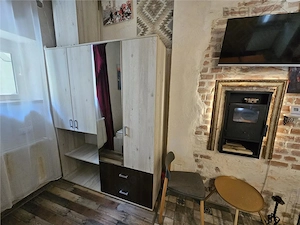 Investitie la cheie in zona centrala! 2 apartamente la casa, transformate in 3 unitati independente  - imagine 7