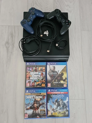 Vând PlayStation 4 Pro 1 TB