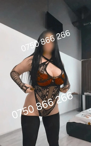 Brunetă nouă în oraș!