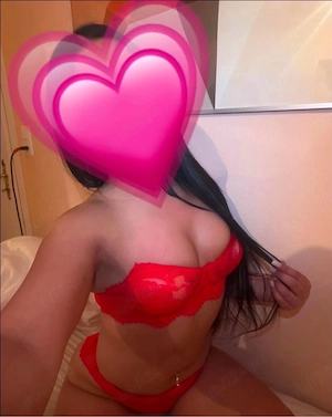 Bruneta senzuala lux 