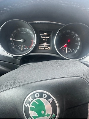 Skoda Superb 2010 - imagine 3