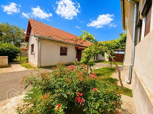 Casa stil brancovenesc, 2 corpuri, localitatea Ususau - imagine 3