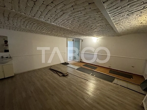 Spatiu comercial de inchiriat 4 camere 85 mpu Central Sibiu - imagine 5