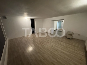 Spatiu comercial de inchiriat 4 camere 85 mpu Central Sibiu - imagine 7