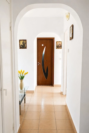 Apartament 3 camere   Micro 21, etaj 2 4 - imagine 3