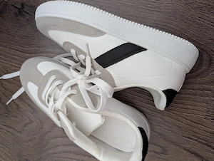 Adidași noi mărimea 38