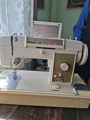 Masina de cusut Toyota