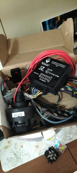 Modul electronic pentru cârlig auto Renault Megane 2 oem - imagine 2