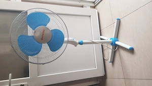 Ventilator camera gata montat