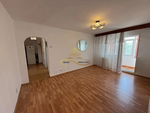 Apartament 3 camere de vanzare in Bacau - imagine 2
