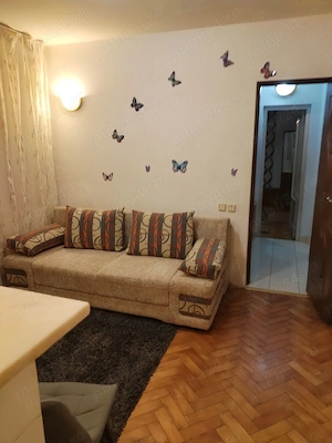 Închiriez apartament cu două camere 