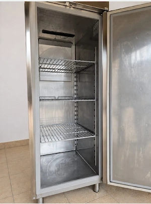 vand congelator polaris 