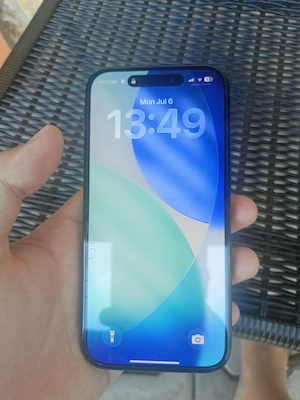 Vând iPhone 16 