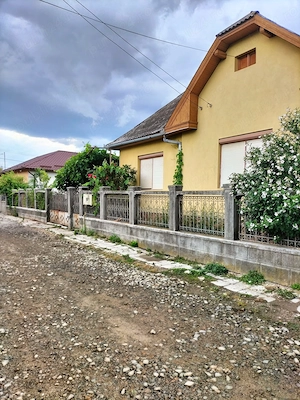 De vanzare casa cu 4 camere si teren generos de 850mp - imagine 3