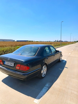 Mercedes-Benz E280   2.8 Benzină   193 CP   Cutie automată - imagine 5