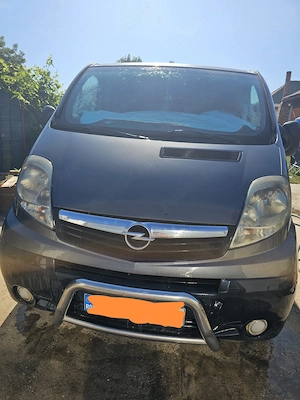 Vând Opel Vivaro, an fabricație 2006, în configurație foarte căutată de 7+1 locuri (ideal pentru tra