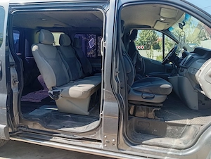 Vând Opel Vivaro, an fabricație 2006, în configurație foarte căutată de 7+1 locuri (ideal pentru tra - imagine 3