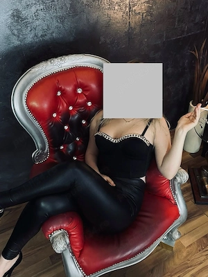Blonda  sexi și new doar pentru voi 
