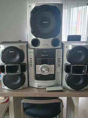 Combina Sony cu boxe