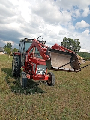 vând tractor si o culegătoare de mălai  - imagine 9