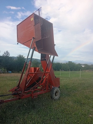 vând tractor si o culegătoare de mălai  - imagine 5