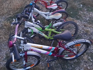 Vănd biciclete copii.