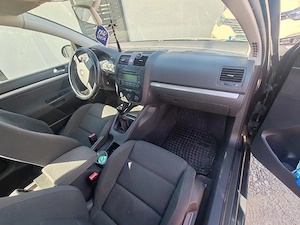Vând VW Golf 5 an 2005 - imagine 2