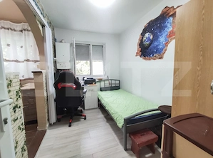 Apartament cu 3 camere, 49 mp, etaj 1, mobilat, zona Micro 15 - imagine 7