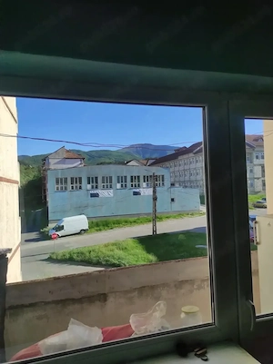 Proprietar vând apartament 4 camere decomandat.  - imagine 2