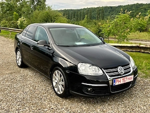 Volkswagen Jetta Euro:5 Motor:1.4TSI  Km:192000   Rate  Navigatie  Climatronic - imagine 9