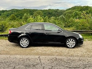Volkswagen Jetta Euro:5 Motor:1.4TSI  Km:192000   Rate  Navigatie  Climatronic - imagine 5