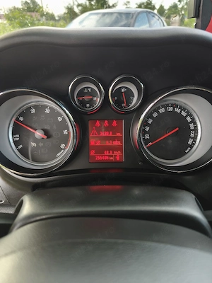 Opel Zafira Tourer  - imagine 4