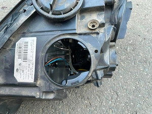 Faruri F10/F11 bi xenon adaptive  - imagine 4