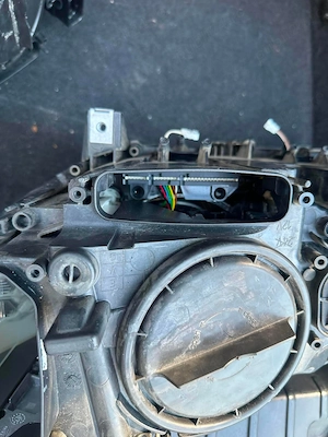 Faruri F10/F11 bi xenon adaptive  - imagine 5