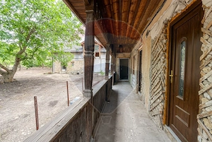 Casă de vânzare | Moldovenesti | Renovare necesară - imagine 8