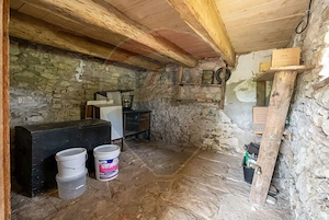 Casă de vânzare | Moldovenesti | Renovare necesară - imagine 10