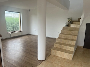 CASA DE VANZARE IN CARTIERUL PRIMAVERII -GIARMATA MARE - imagine 14