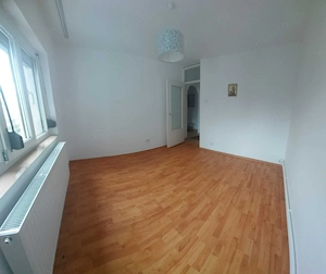 Apartament 3 camere de vânzare – Micro 21 | Etaj 2/4 | Centrală Ariston | Izolat - imagine 3