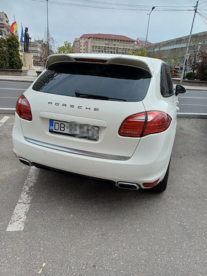 Porche Cayenne  - imagine 8