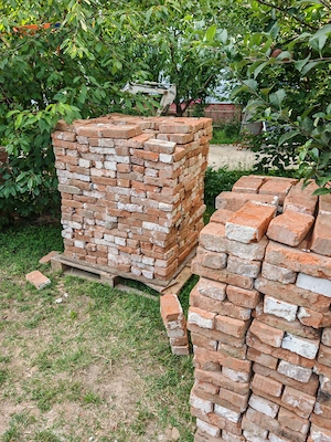 Vand caramida din demolari în Gaesti 