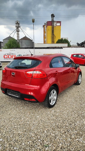 Kia Rio benzina Garantie 1 an - imagine 9