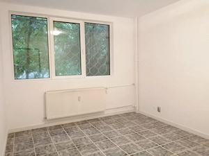 4 camere parter  nemobilat de inchiriat parc  Moghioros 3000 roni - imagine 6