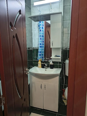 Închiriez apartament 3 camere - imagine 4