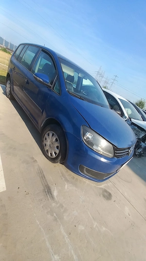 Dezmembram VW Touran 1.6 TDI CAYC cod cutie MPL - imagine 7