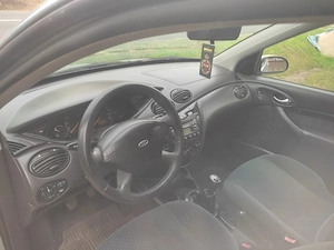 Ford Focus Ghia 1.8 Zetec Benzină - imagine 9
